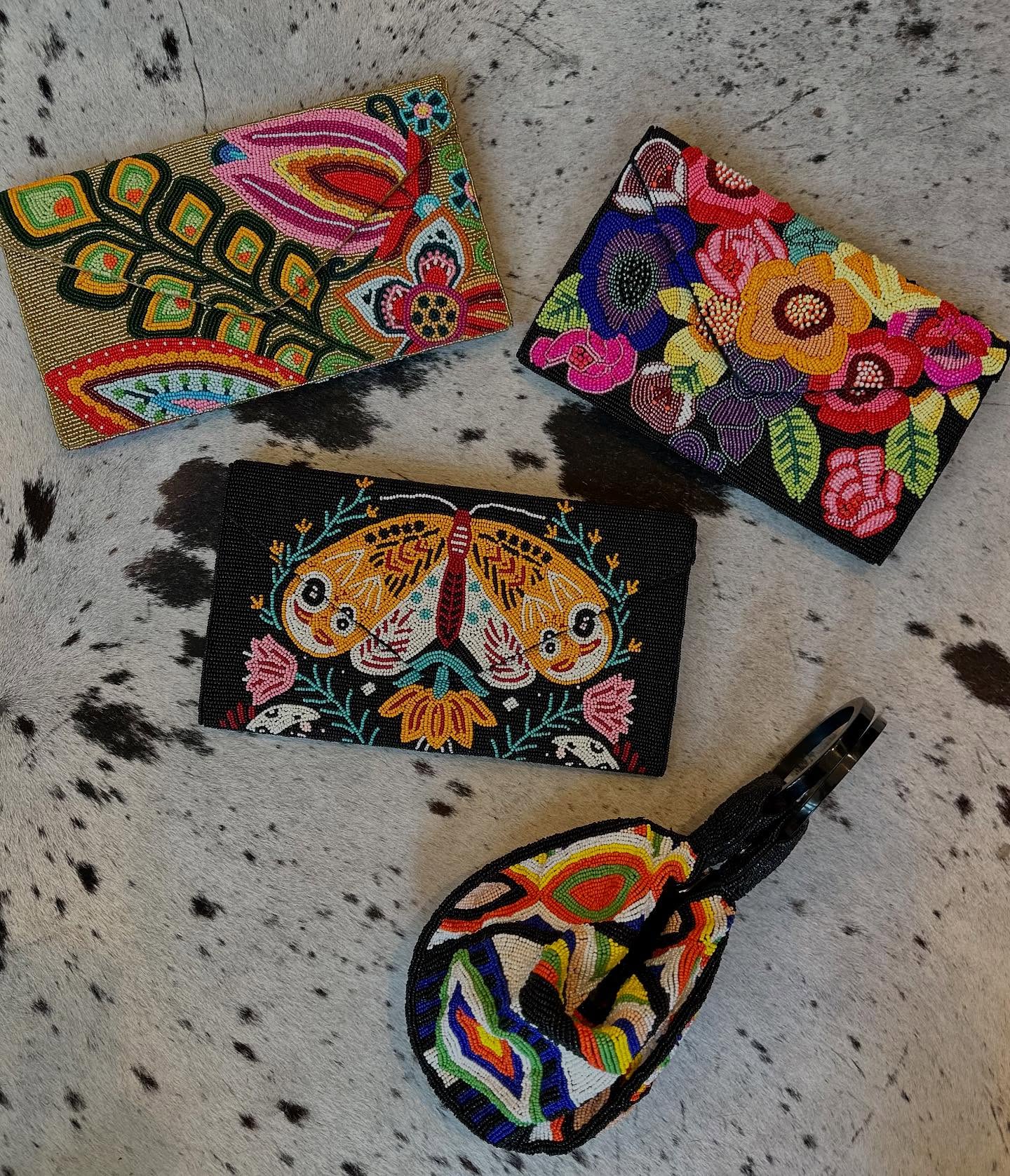 HANDBAGS & CLUTCHES