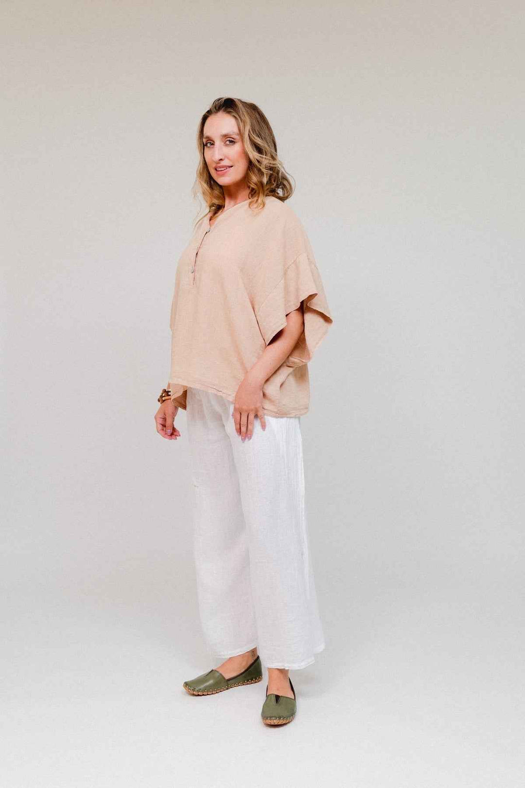 Linen Wide Sleeve 3 Button Collar Top By Saga - Moxiebainbridge