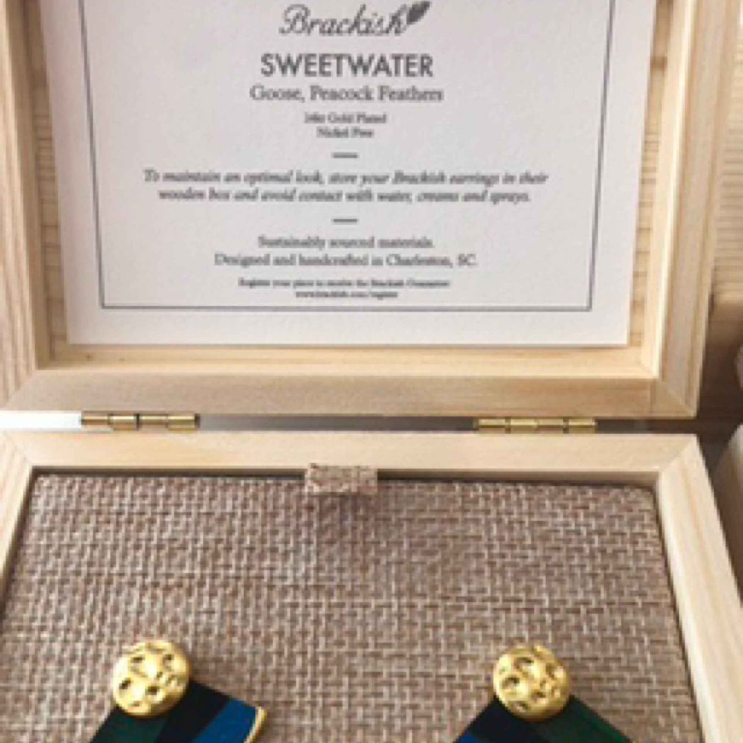 Sweet water  stud earring. 08/24